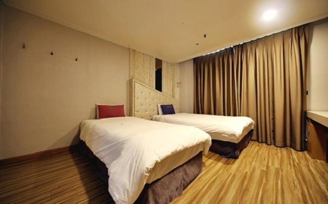 Central Hotel Changwon Exterior photo