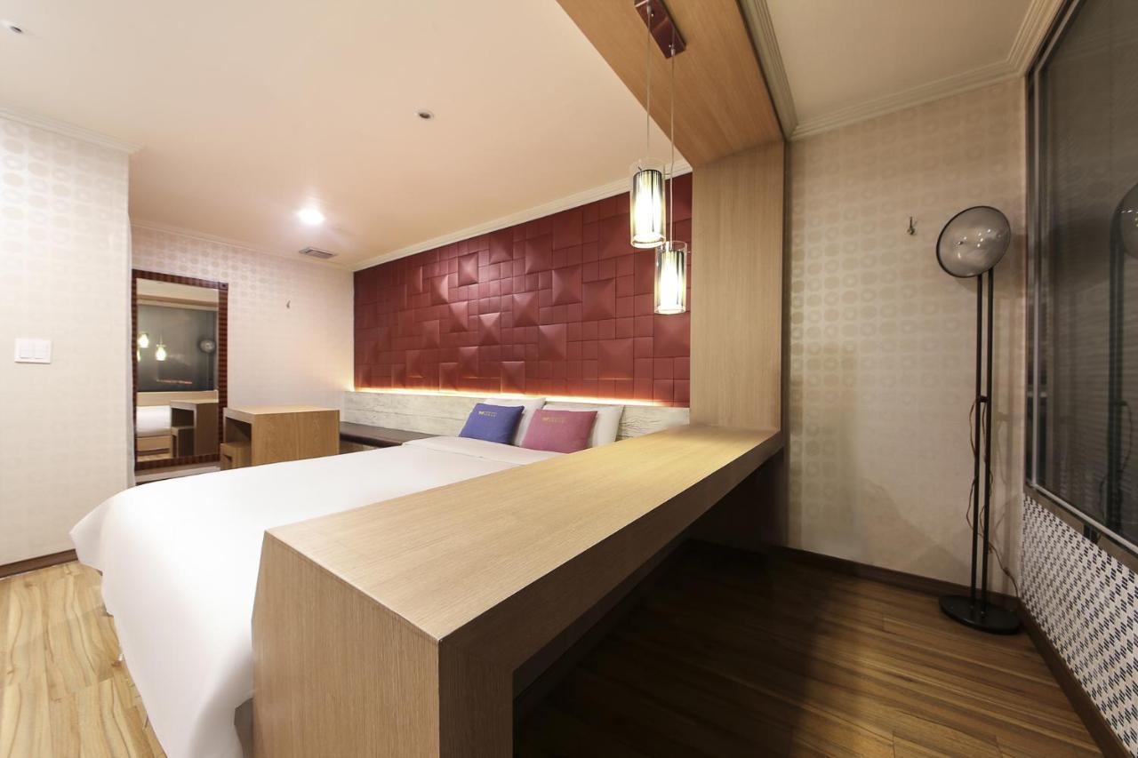 Central Hotel Changwon Exterior photo