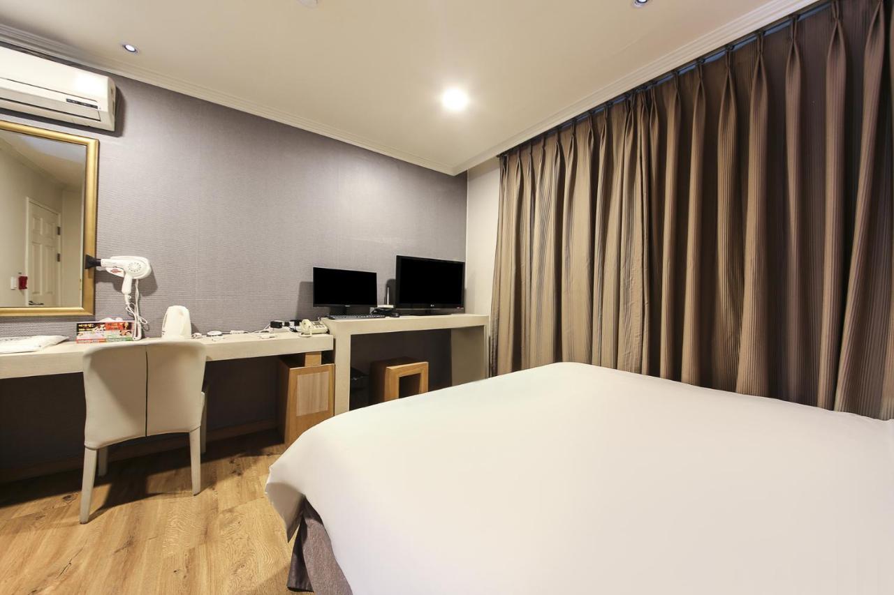Central Hotel Changwon Exterior photo