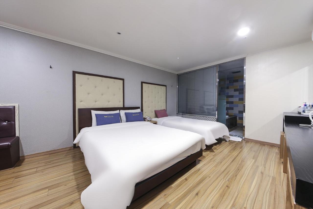 Central Hotel Changwon Exterior photo