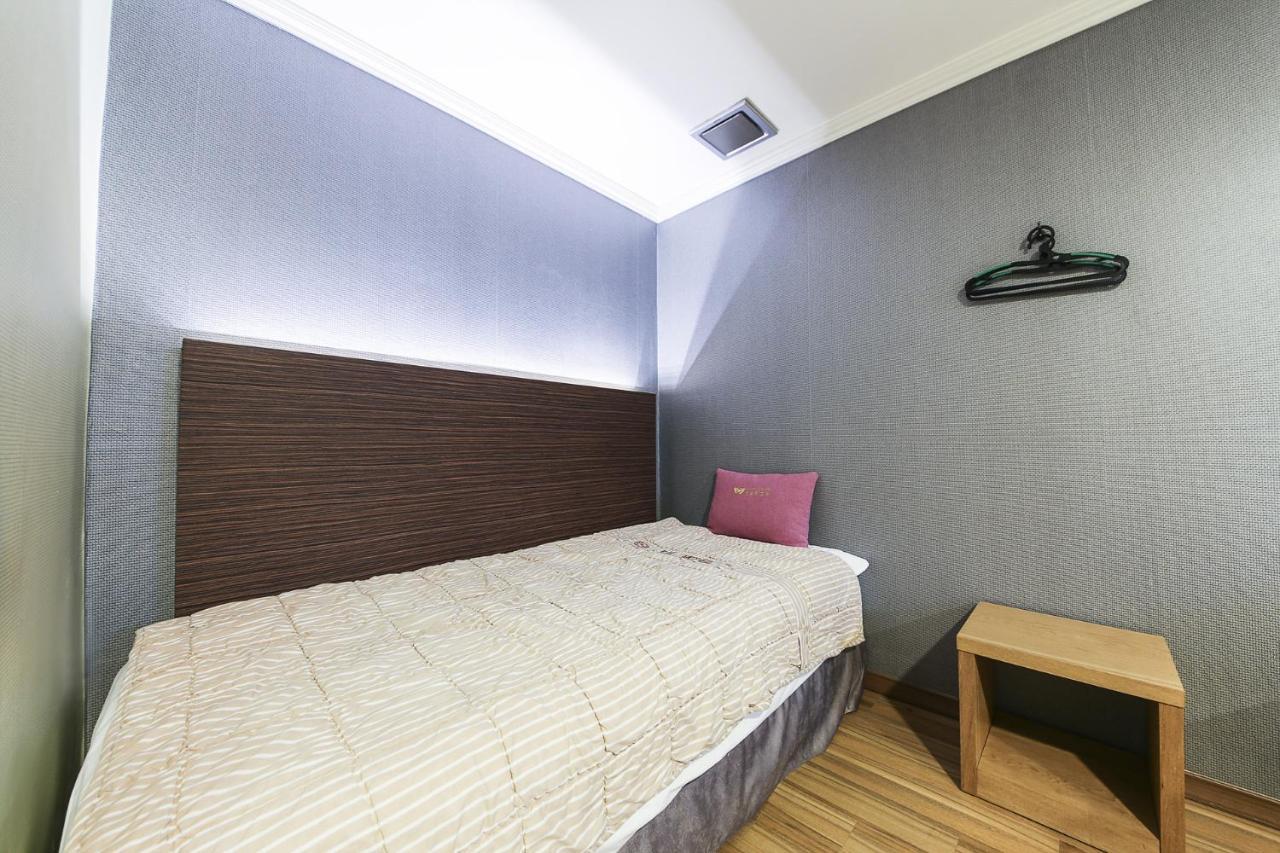 Central Hotel Changwon Exterior photo