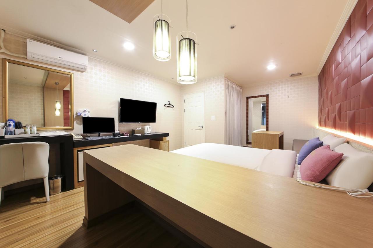 Central Hotel Changwon Exterior photo