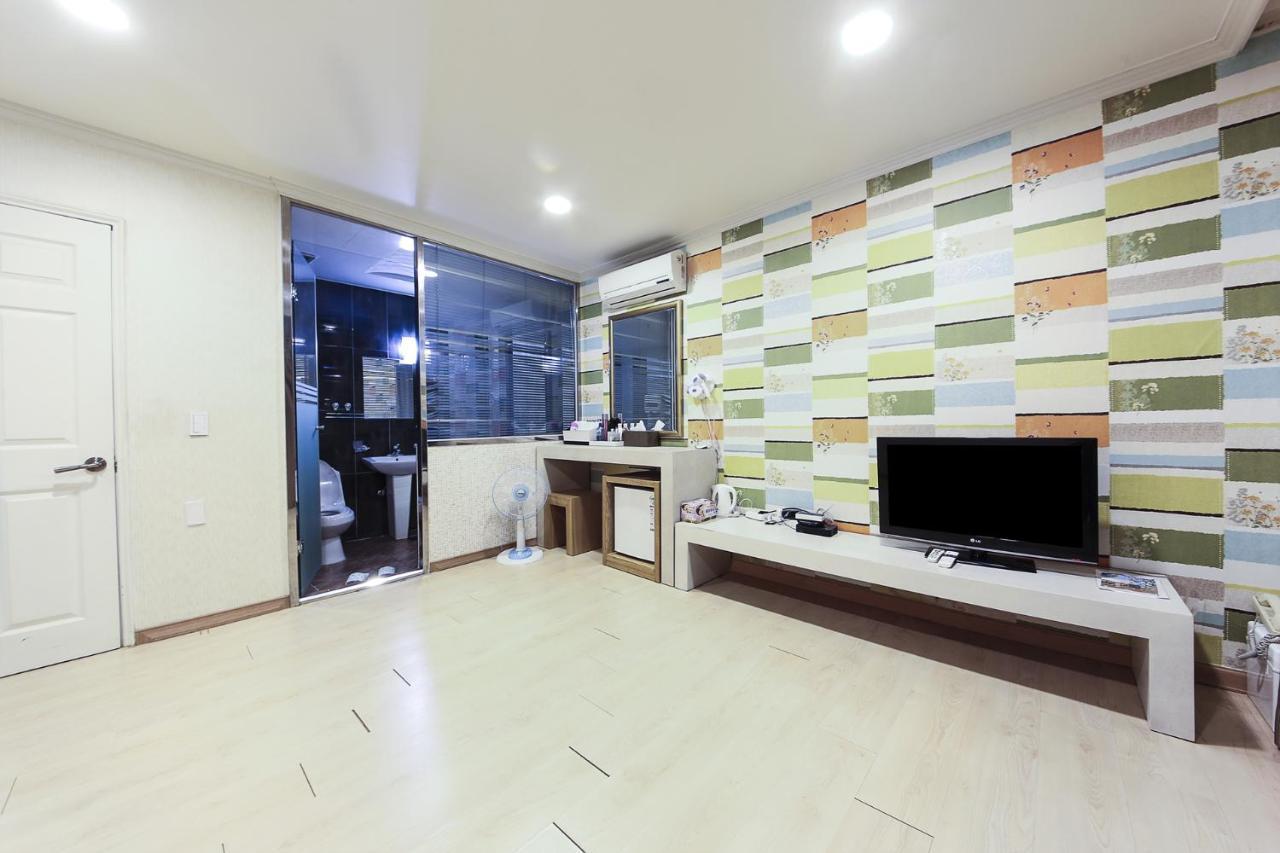 Central Hotel Changwon Exterior photo